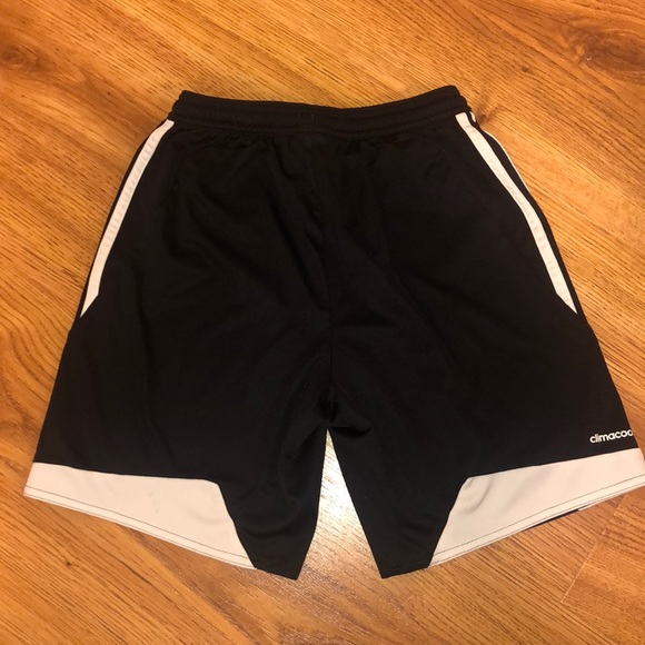 Boys Adidas Shorts - Picture 3 of 3